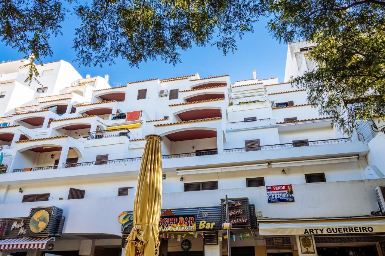 Top Renoviertes Apartment Mit Grosser Terrasse Albufeira Eksteriør billede